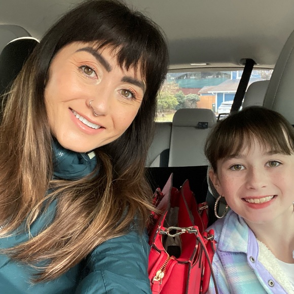 Meet your Posher, Christina - Picture 2 of 11